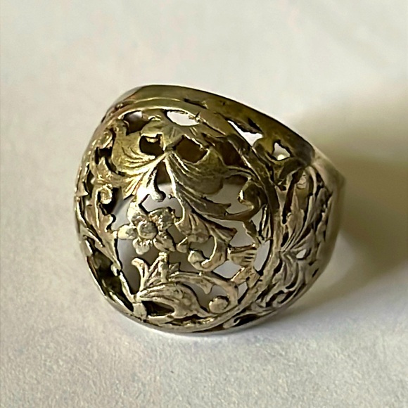 Signed Jewelry - Sterling Silver .925 Filigree floral Dome Ring Vintage